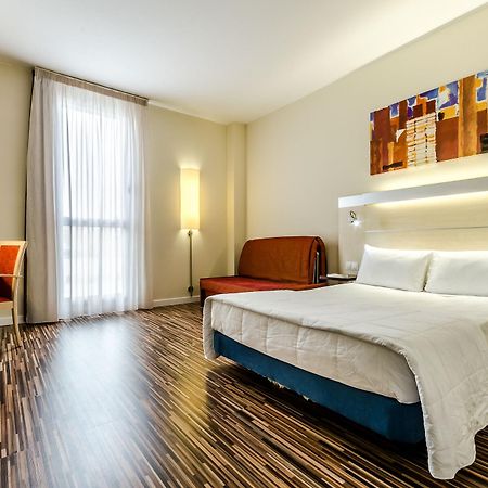 Hotel Yit Ciudad De Zaragoza Dış mekan fotoğraf